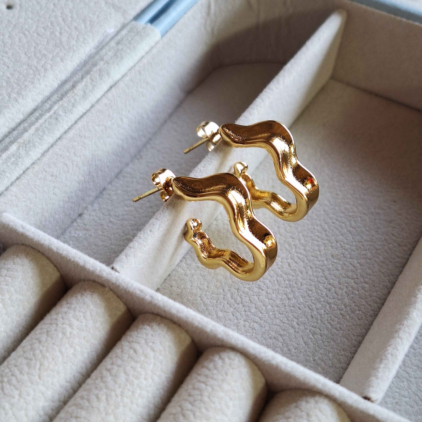 Wavy Hoops | Fine Fusionn