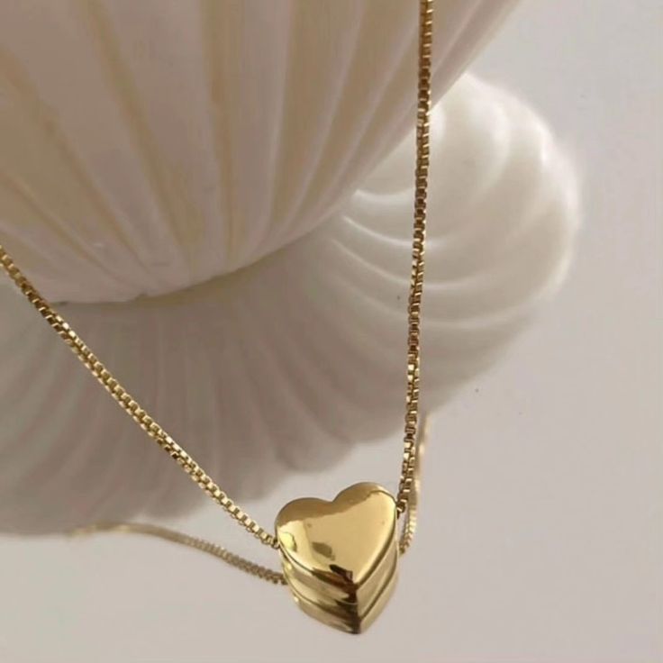 Minimal Heart Neckchain