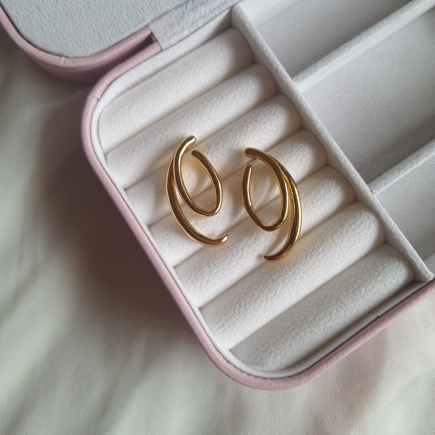 Tangled Oval Earrings - Fine Fusionn