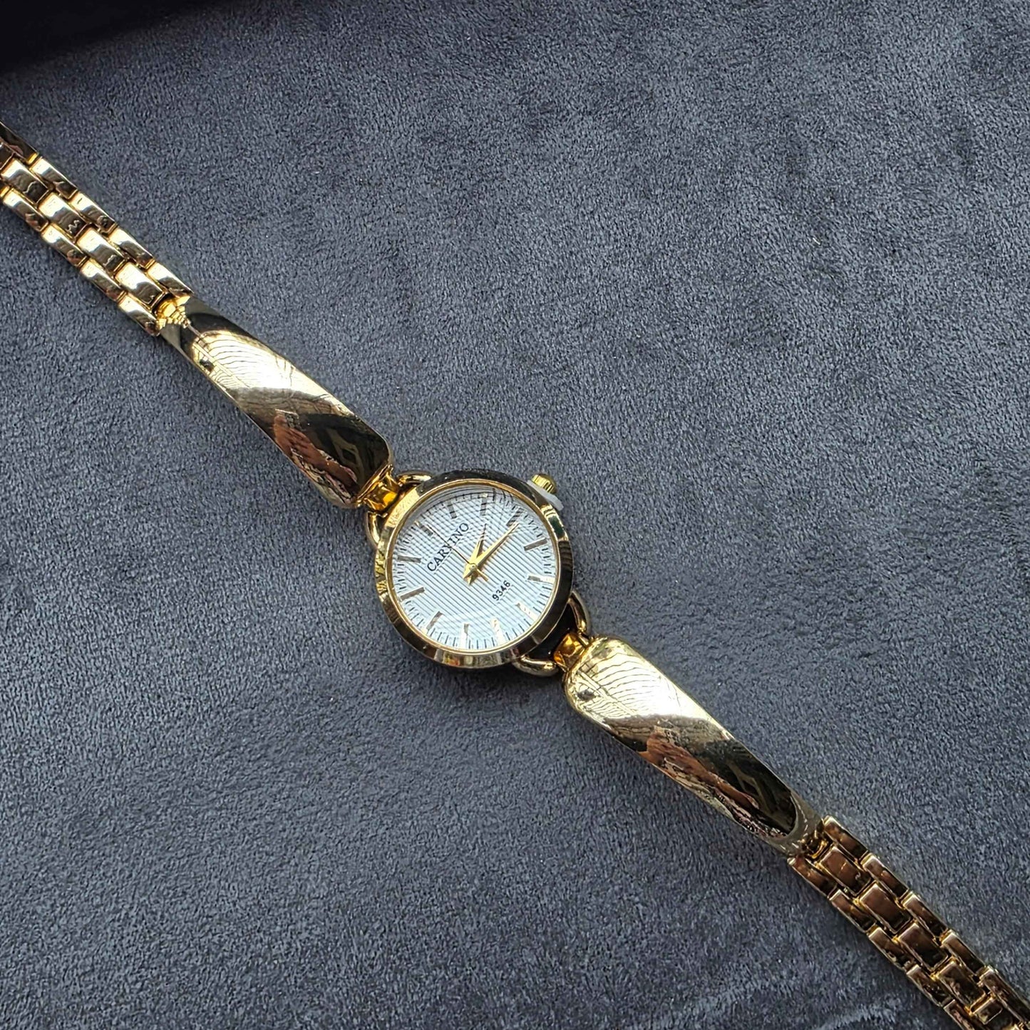 Elegant & Timeless Watch