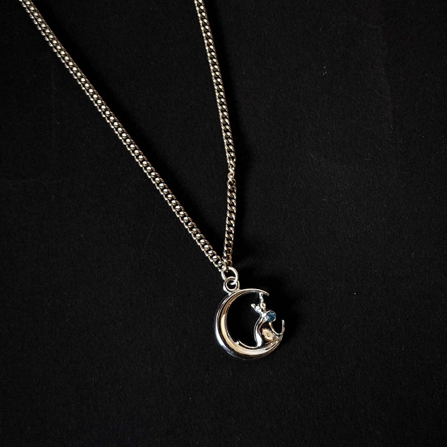 Deer Moon Neckchain | Fine Fusionn
