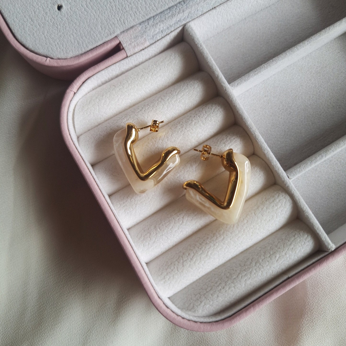 V Shape Earrings - Fine Fusionn