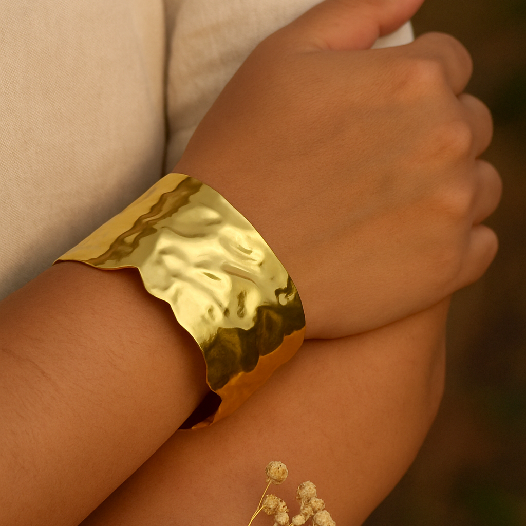 Eva Cuff