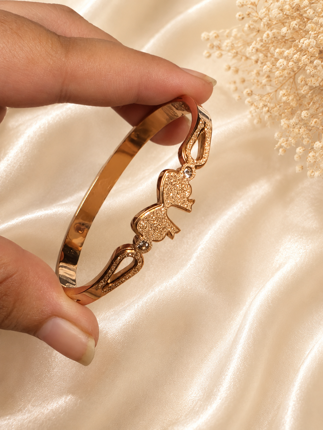 Bow Bangle
