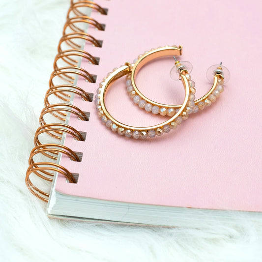 gold-colored chain necklace