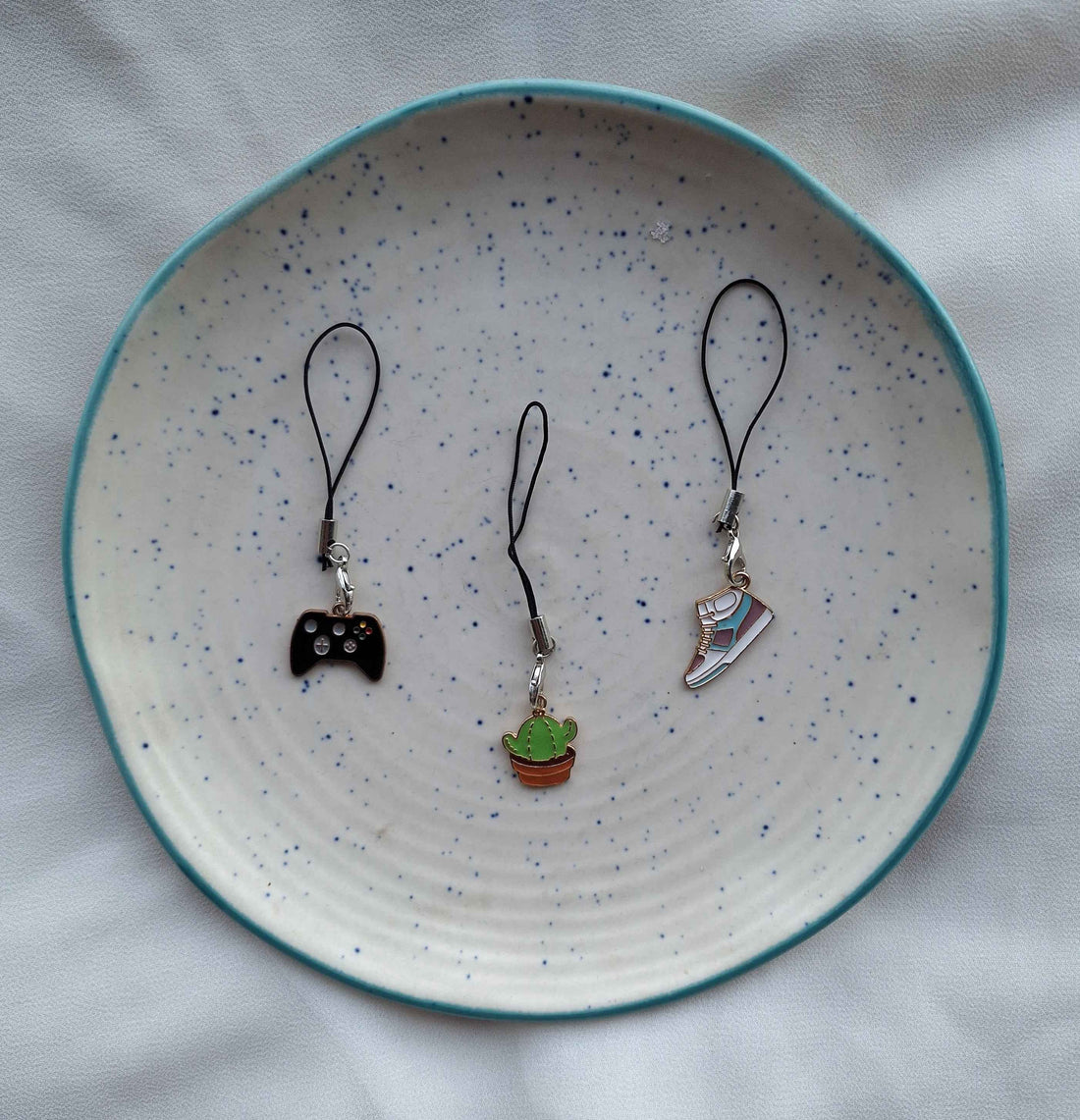 10 Trendsetting Phone Charms That Elevate Your Daily Style and Make Perfect Gifts