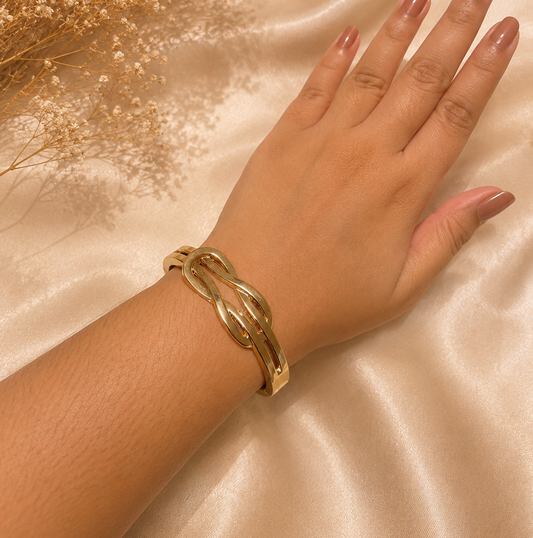 Knot Cuff