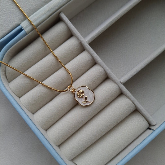 Rose Neckchain