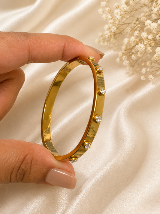 Stud Thin Wrist / Baby Size Bracelet