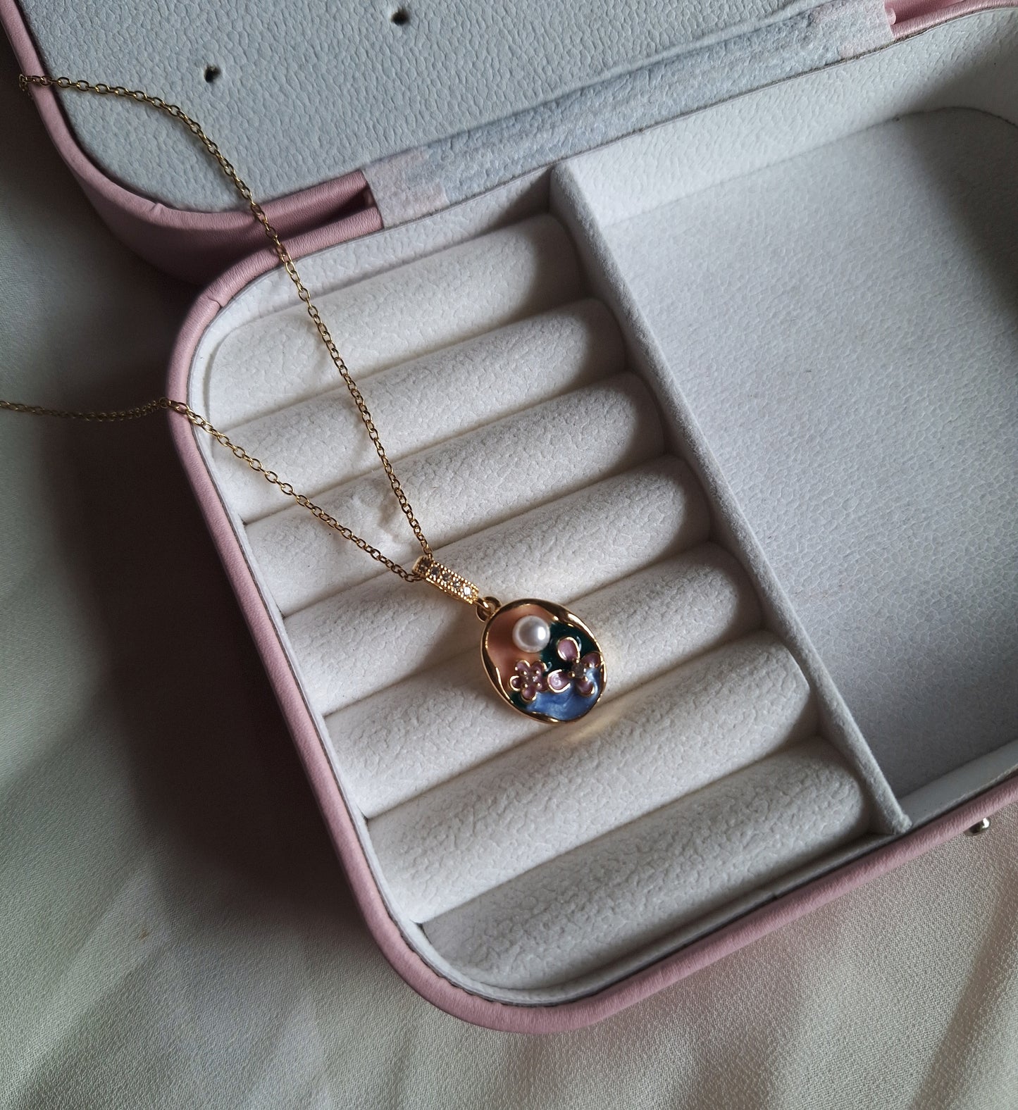 Petal Pearl Neckchain