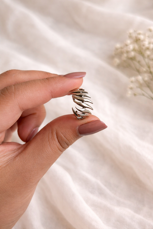 Silver Claw Ring (Adjustable)