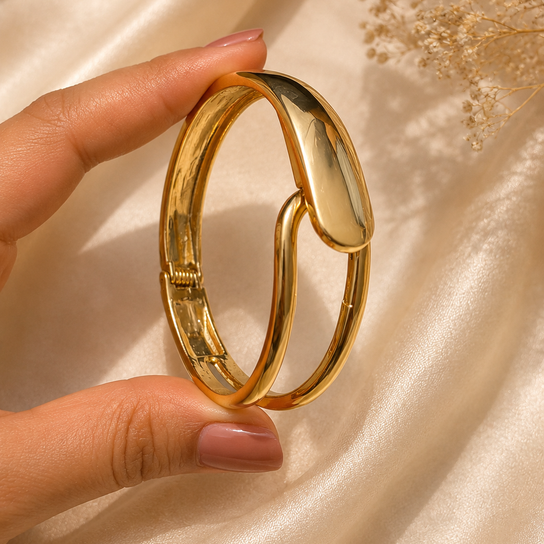 Arc Bracelet