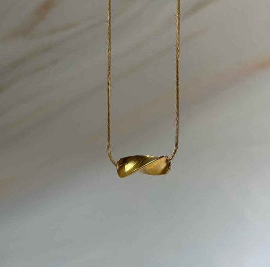 Infinity Knot Pendant | Fine Fusionn